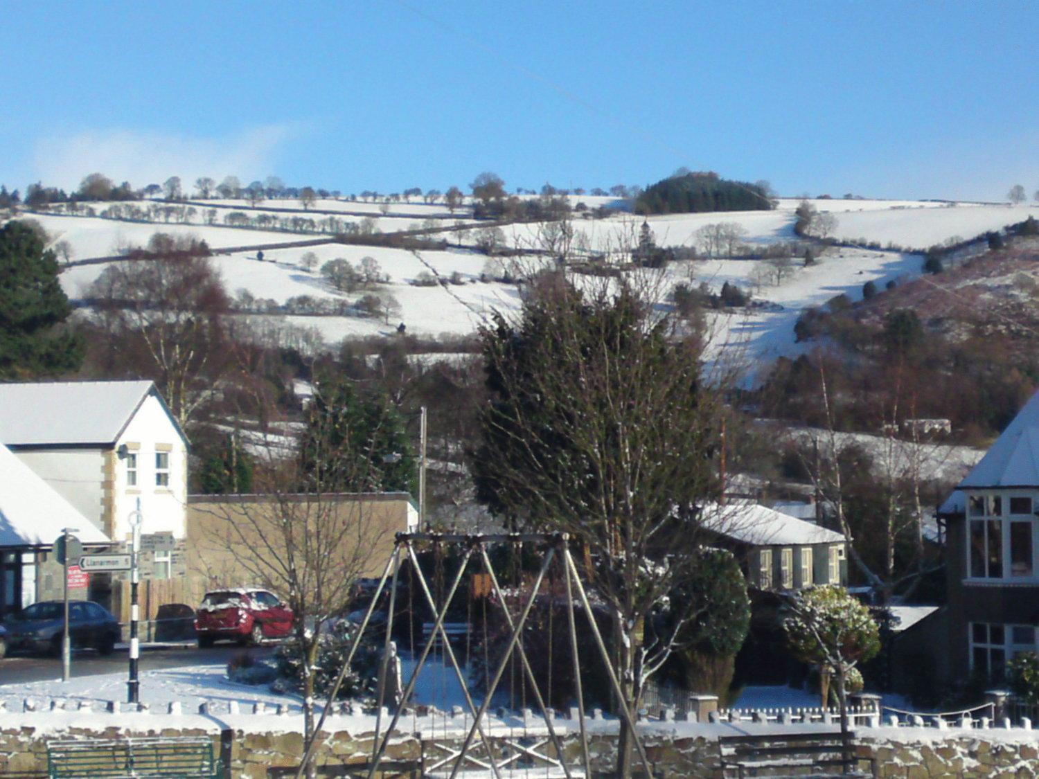 Oyo Glyn Valley Hotel Glyn Ceiriog ภายนอก รูปภาพ