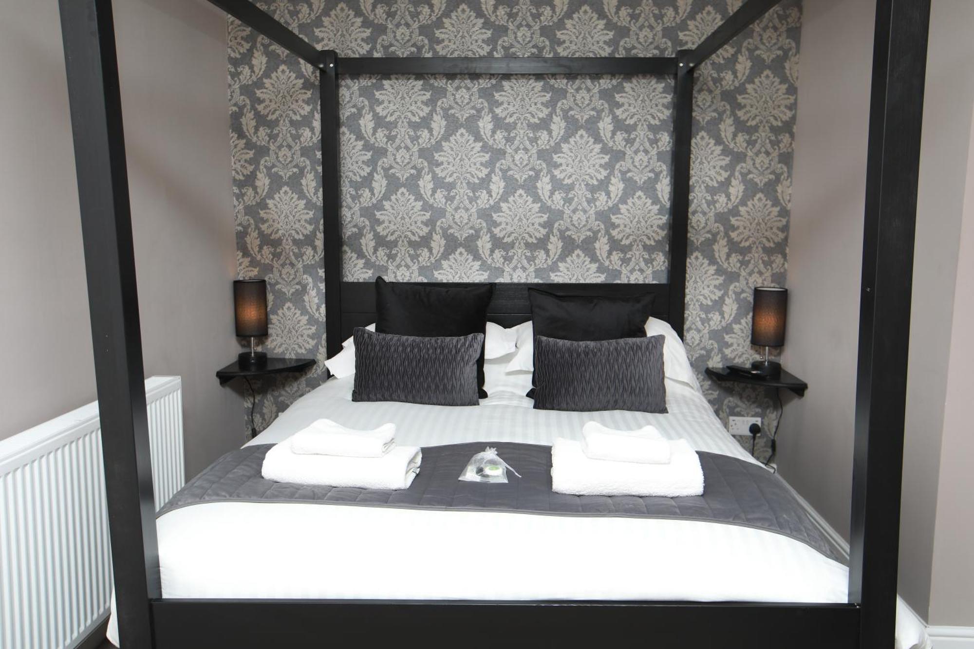 Oyo Glyn Valley Hotel Glyn Ceiriog ภายนอก รูปภาพ